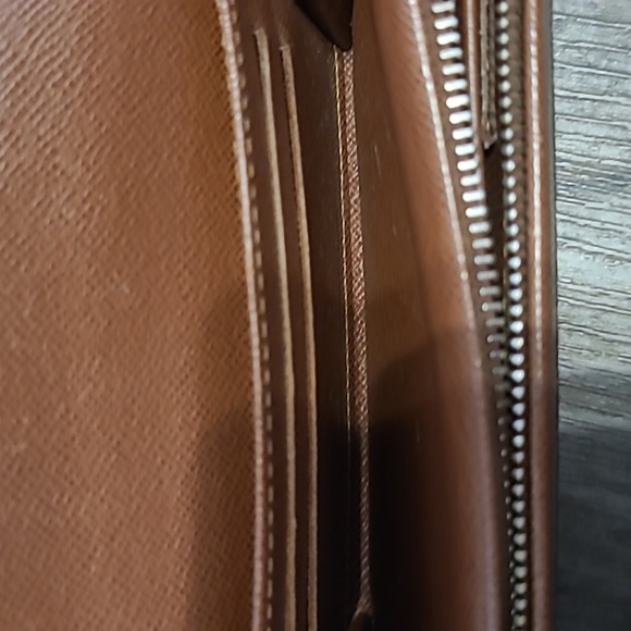 Beautiful authentic louis vuitton wallet - Picture 11 of 13